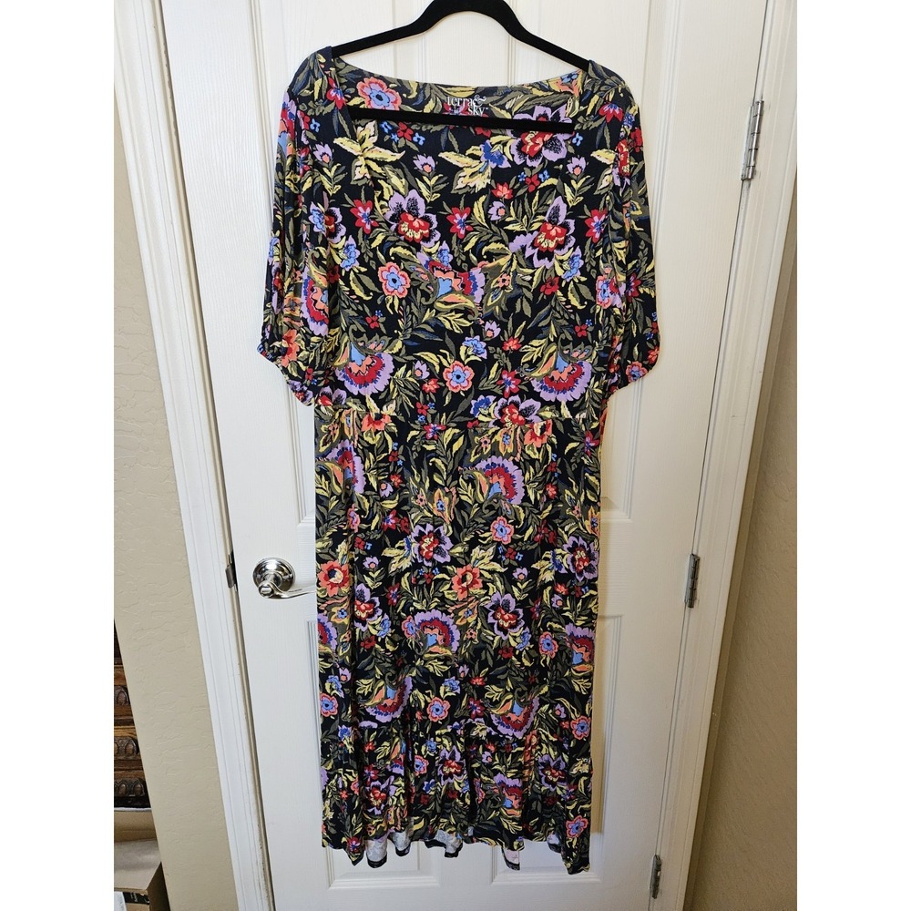 NWOT Terra & Sky Floral Print on Black Side Pockets Stretch Midi Dress Plus 1X